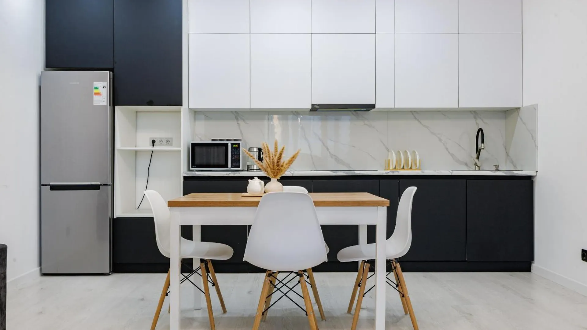 2 Комнатные Апартаменты Рядом С Байтерек Абу Даби Ботанический Сад Asztana Apartman